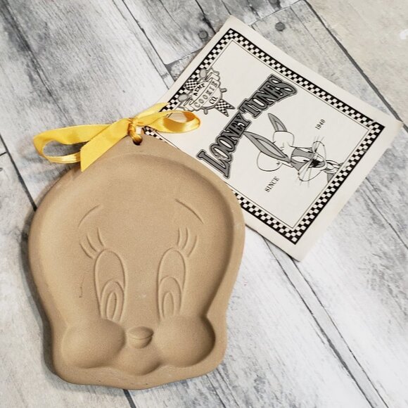 NWT - Acme Cookie Looney Tunes Tweety Bird Ceramic Cookie Mold Warner Brothers - Picture 1 of 3